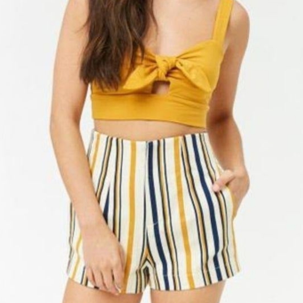 NWT,  Forever 21 high waist striped cream/navy woven shorts, women's size medi…